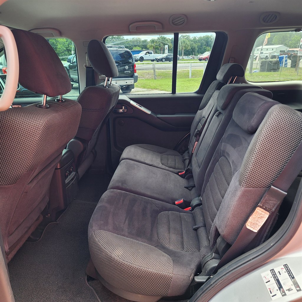 2010 Nissan Pathfinder SE - Photo 8