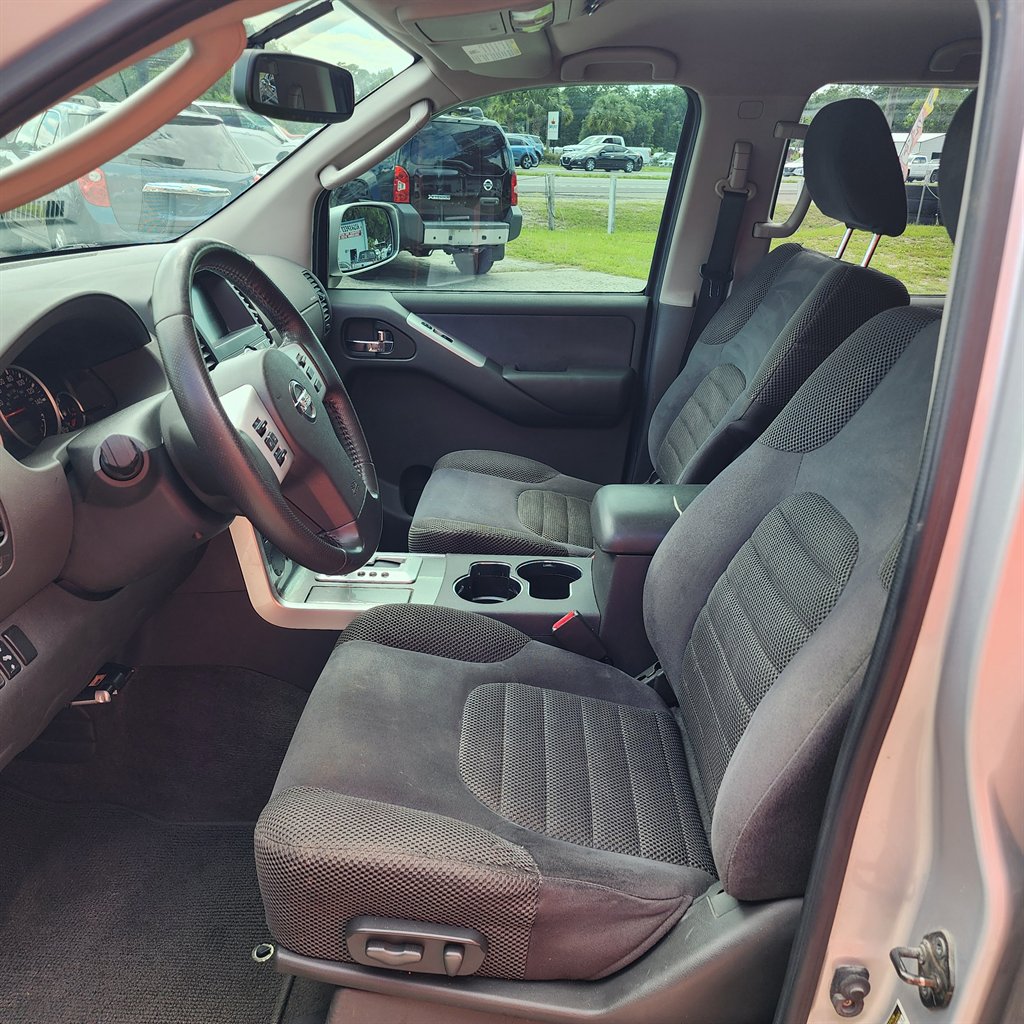 2010 Nissan Pathfinder SE - Photo 7