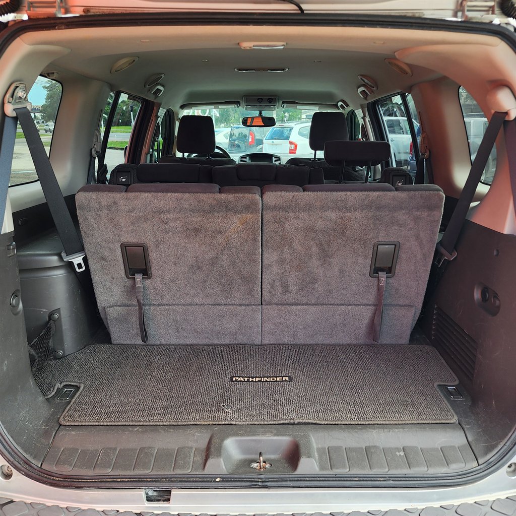 2010 Nissan Pathfinder SE - Photo 11
